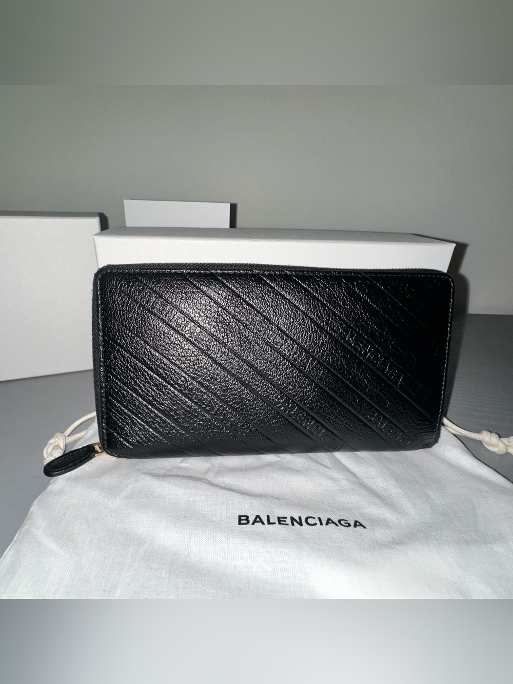 Balenciaga Black Leather Zip-Around Wallet – Excellent Condition